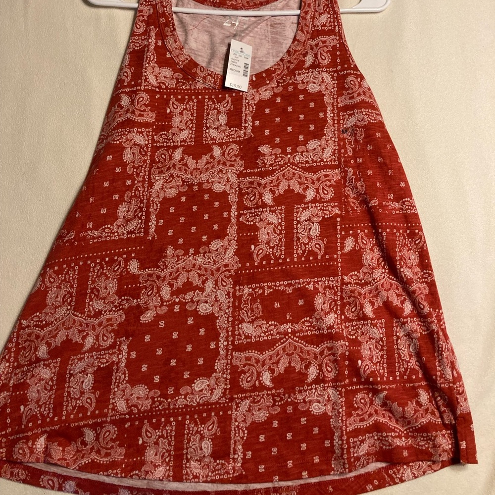 NWT red Maurice tank top size medium